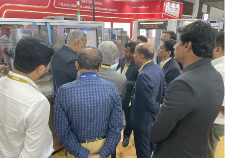 260828 インド展示会.png